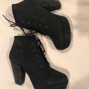 Steve Madden raspy heel booty